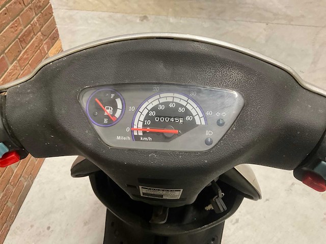 2004 zhongyu zt50qt-7 scooter - afbeelding 11 van  14