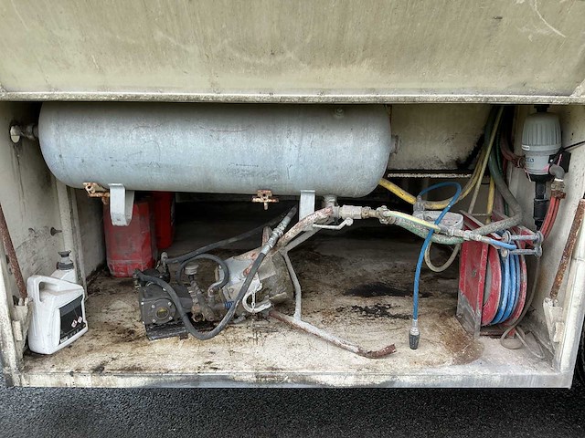 2005 - kwb - cementdekvloer legger - oplegger - afbeelding 14 van  28