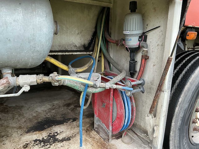 2005 - kwb - cementdekvloer legger - oplegger - afbeelding 15 van  28