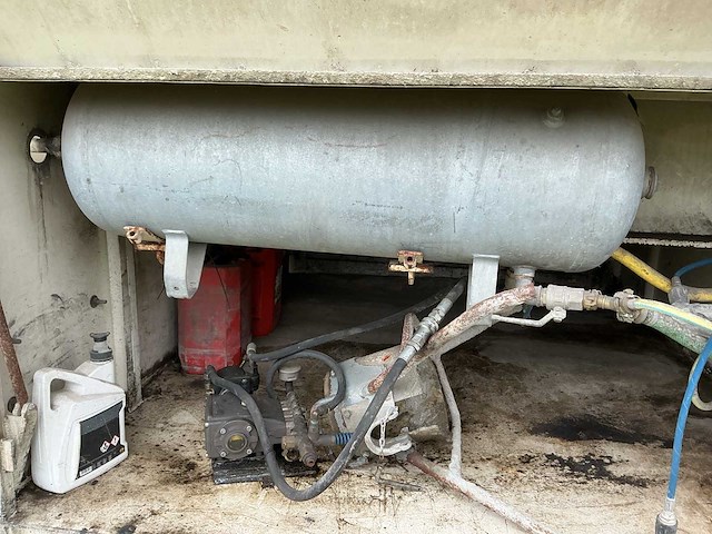 2005 - kwb - cementdekvloer legger - oplegger - afbeelding 16 van  28