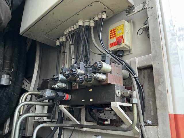 2005 - kwb - cementdekvloer legger - oplegger - afbeelding 19 van  28