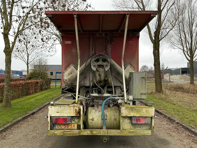 2005 - kwb - cementdekvloer legger - oplegger - afbeelding 26 van  28