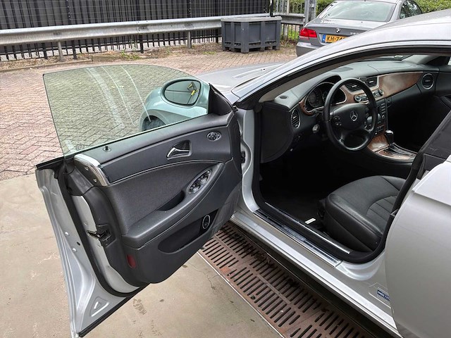 2005 - mercedes-benz - cls-klasse - 350 - personenauto - afbeelding 22 van  26