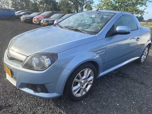 2005 - opel - tigra twintop - 1.8-16v cosmo - 24-pz-ll - afbeelding 1 van  14