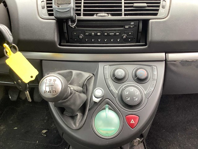 2005 - peugeot - 807 - 2.0 sr premium - personenauto - afbeelding 12 van  16