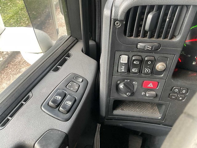 2005 - scania - r 420 la4x2meb - vrachtwagen - afbeelding 13 van  30