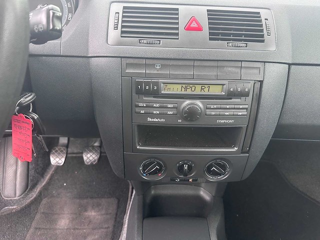 2005 - skoda - fabia combi - 1.4-16v ambiente - 72-rh-lv - afbeelding 4 van  18