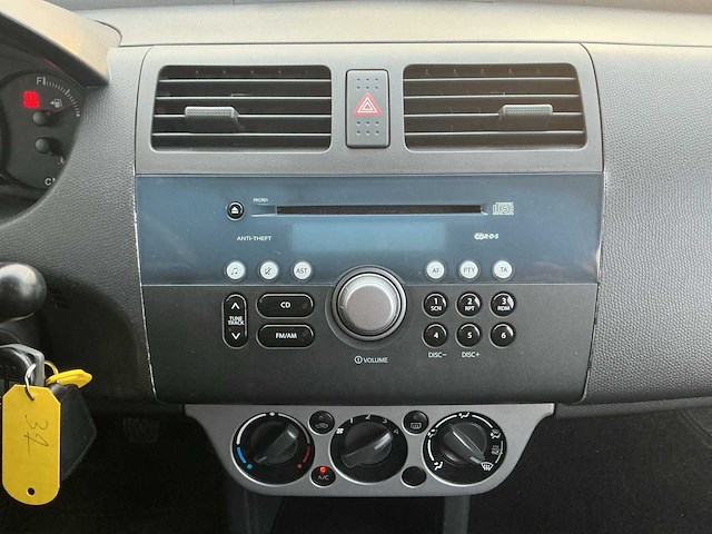 2005 - suzuki - swift - 1.3 ga - personenauto - afbeelding 8 van  12