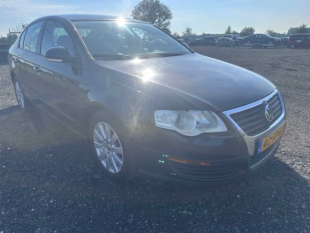 2005 - volkswagen - passat - 1.6 fsi trendline - 40-rp-bv - afbeelding 13 van  17