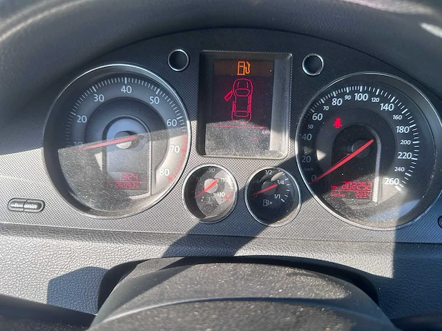 2005 - volkswagen - passat - 1.6 fsi trendline - 40-rp-bv - afbeelding 17 van  17