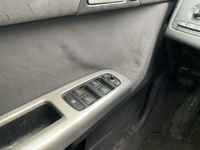 2005 - volvo - v50 - 2.0d momentum - personenauto - afbeelding 3 van  13