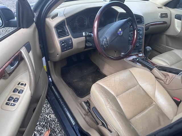 2005 - volvo - v70 - 2.4 summum - 26-rv-jv - afbeelding 13 van  15