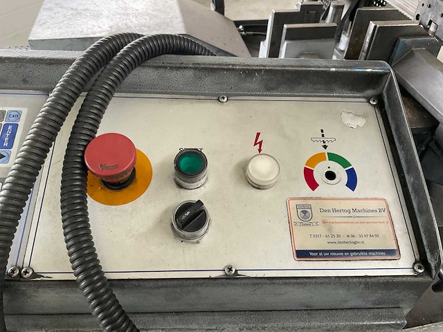 2005 anbas sn/au 300x300 volautomatische verticale bandzaagmachine - afbeelding 9 van  20