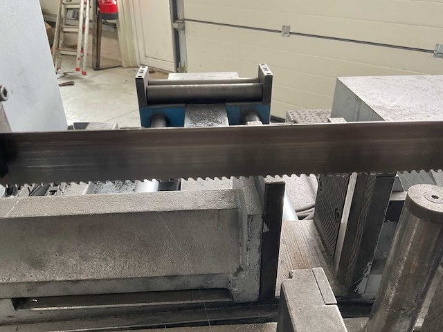 2005 anbas sn/au 300x300 volautomatische verticale bandzaagmachine - afbeelding 18 van  20