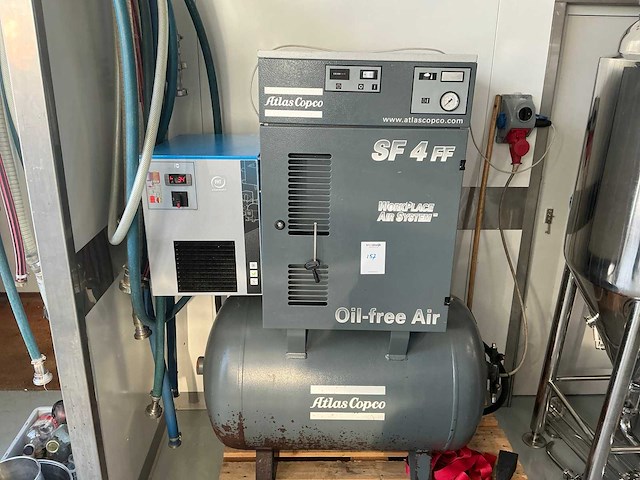 2005 atlas copco sf4 ff workplace airsystem schroefcompressor oil free. speciaal geschikt voor voedingsindustrie. - afbeelding 1 van  5