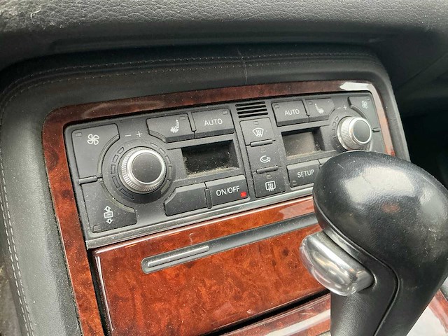 2005 audi a8 personenauto - afbeelding 18 van  39