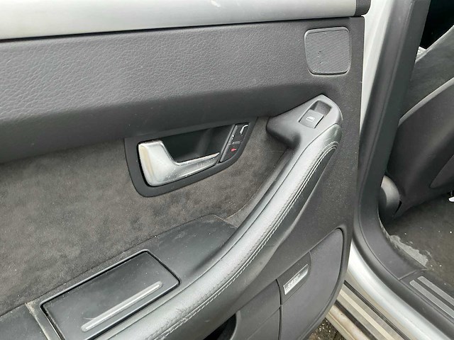 2005 audi a8 personenauto - afbeelding 28 van  39