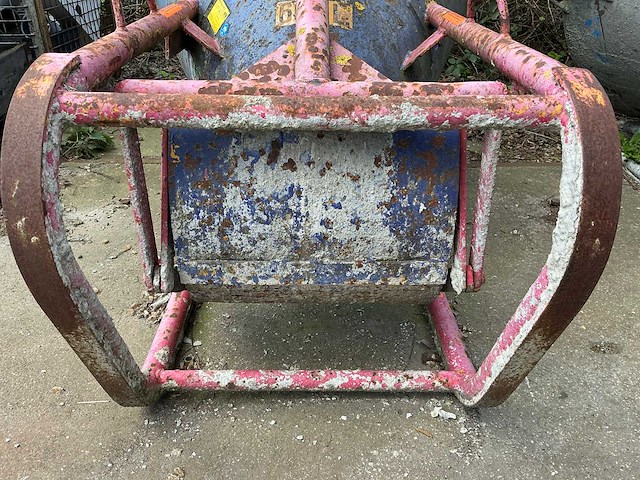 2005 beco kubel 600 lr/ol betonkubel - afbeelding 4 van  6