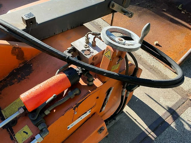 2005 bema 40 classic 1550 stapler hydraulische veegmachine met opvangbak en zijborstel - afbeelding 11 van  22
