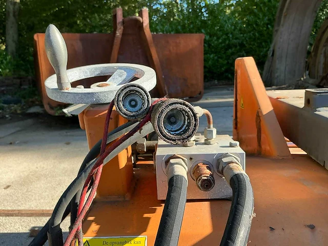 2005 bema 40 classic 1550 stapler hydraulische veegmachine met opvangbak en zijborstel - afbeelding 14 van  22
