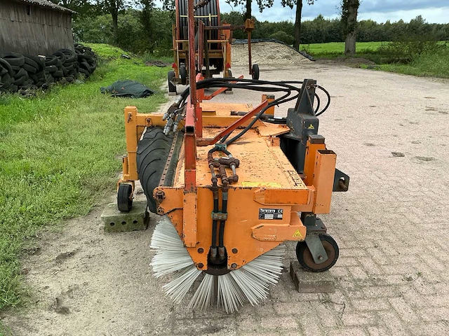2005 bema hydraulisch aangedreven veegmachine - afbeelding 7 van  18