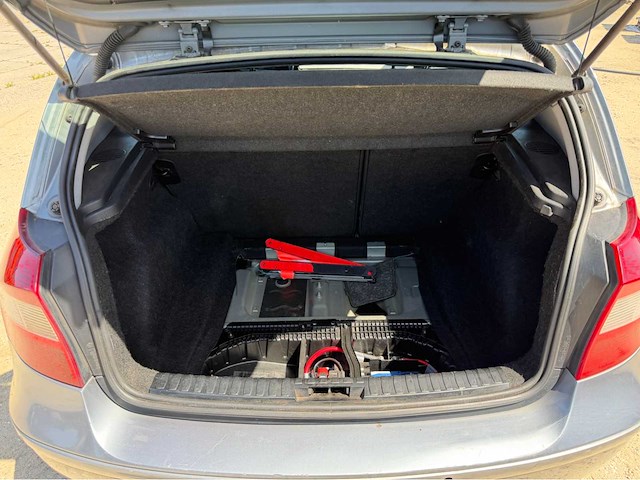 2005 bmw 118d personenauto - afbeelding 7 van  18