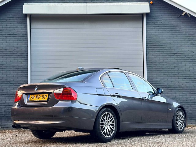 2005 bmw 3-serie 325i dynamic exec. personenauto - afbeelding 13 van  18