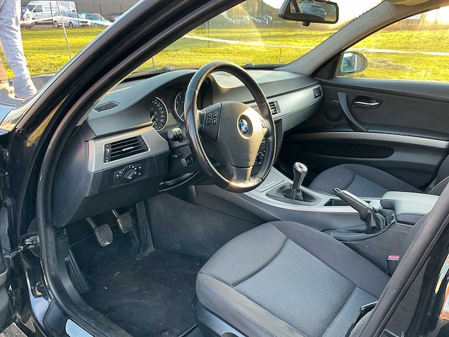 2005 bmw 3-serie touring 320i personenauto - afbeelding 16 van  16