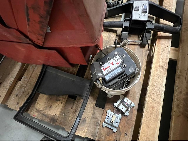 2005 bt lw13 palletwagen bt - elektrische pompwagen (3x) - afbeelding 3 van  18