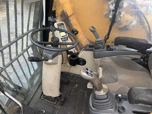 2005 caterpillar m322c mobiele graafmachine - afbeelding 6 van  8