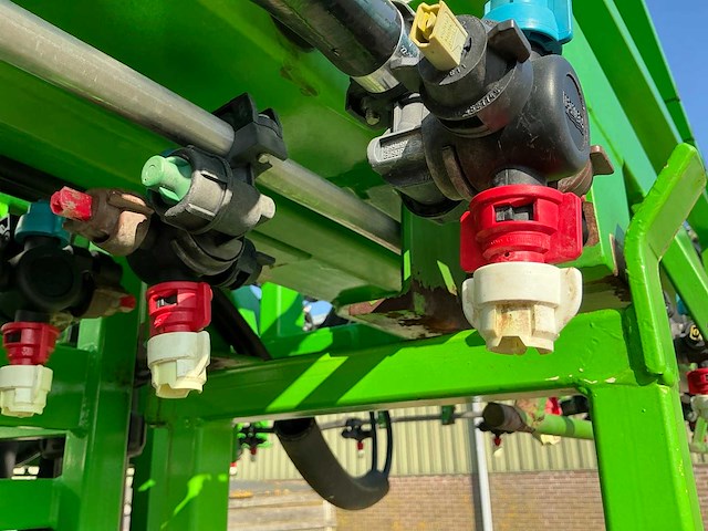 2005 chd 3833 veldspuit - afbeelding 9 van  28