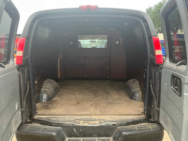 2005 chevrolet express personenauto - afbeelding 18 van  27