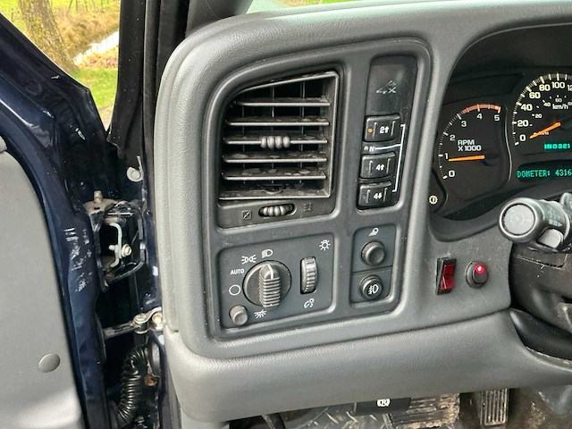2005 chevrolet silverado 2500hd 6.6 duramax v8 diesel bedrijfswagen - afbeelding 36 van  42