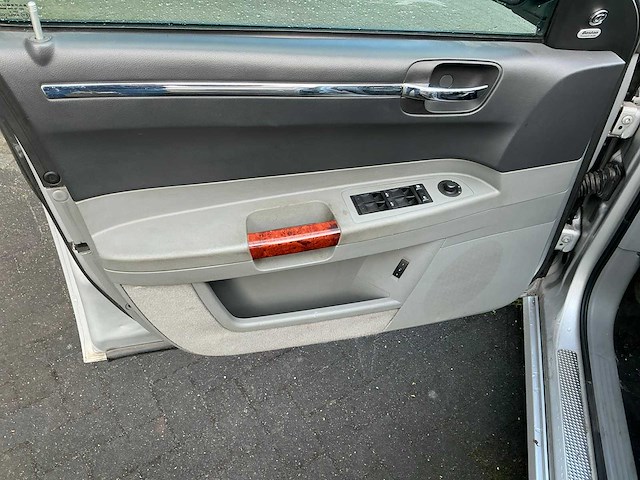 2005 chrysler 300c touring 2.7 v6 personenauto - afbeelding 7 van  71