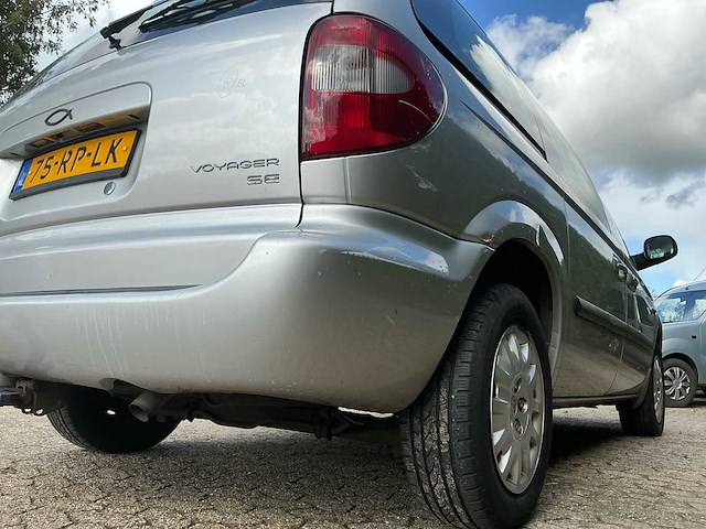 2005 chrysler voyager 3.3i v6 se luxe personenauto - afbeelding 6 van  27