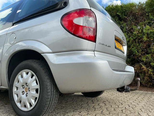 2005 chrysler voyager 3.3i v6 se luxe personenauto - afbeelding 8 van  27