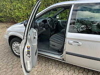 2005 chrysler voyager 3.3i v6 se luxe personenauto - afbeelding 9 van  27