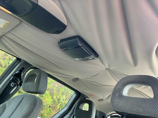 2005 chrysler voyager 3.3i v6 se luxe personenauto - afbeelding 18 van  27