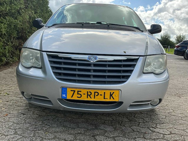 2005 chrysler voyager 3.3i v6 se luxe personenauto - afbeelding 12 van  27