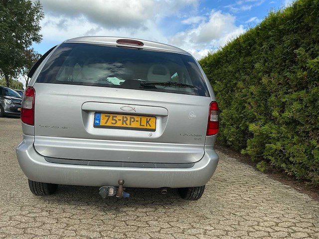 2005 chrysler voyager 3.3i v6 se luxe personenauto - afbeelding 23 van  27