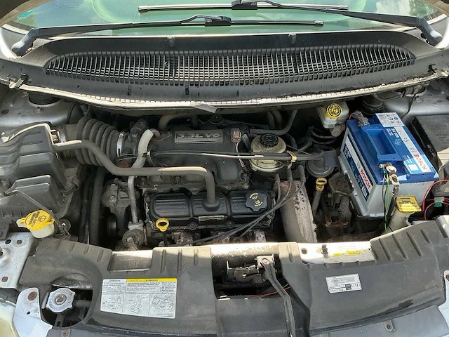 2005 chrysler voyager 3.3i v6 se luxe personenauto - afbeelding 21 van  28