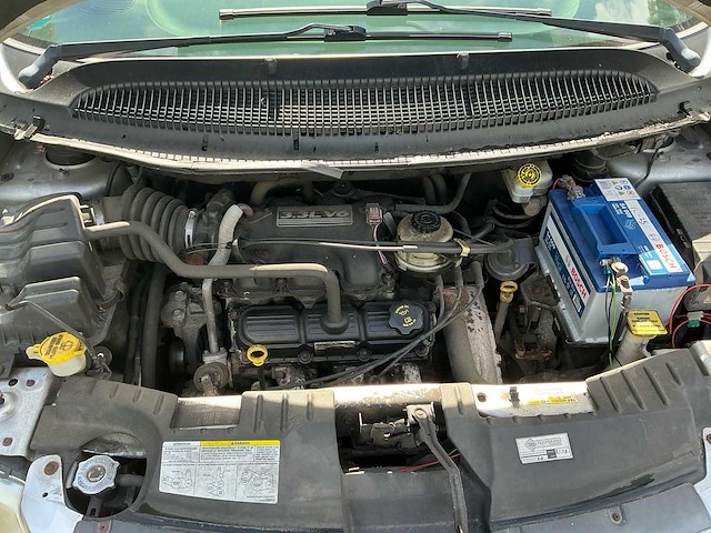2005 chrysler voyager 3.3i v6 se luxe personenauto - afbeelding 4 van  4