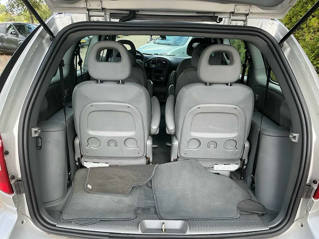 2005 chrysler voyager 3.3i v6 se luxe personenauto - afbeelding 20 van  28