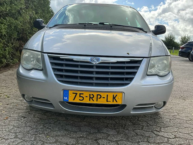 2005 chrysler voyager 3.3i v6 se luxe personenauto - afbeelding 12 van  28