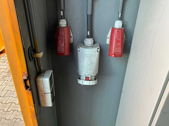 2005 container 5 ft. plc besturing 2x45kw - afbeelding 9 van  11