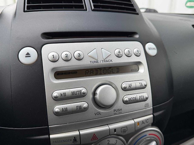 2005 daihatsu sirion 2 1.3-16v comfort personenauto - afbeelding 2 van  18