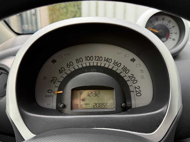 2005 daihatsu sirion 2 1.3-16v comfort personenauto - afbeelding 4 van  18