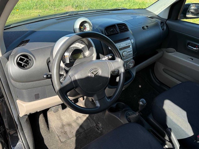 2005 daihatsu sirion 2 1.3-16v comfort personenauto - afbeelding 11 van  13