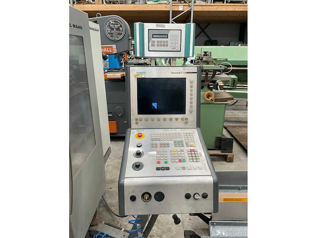 2005 deckel maho 35m verticale cnc -bewerkingscentrum - afbeelding 11 van  14