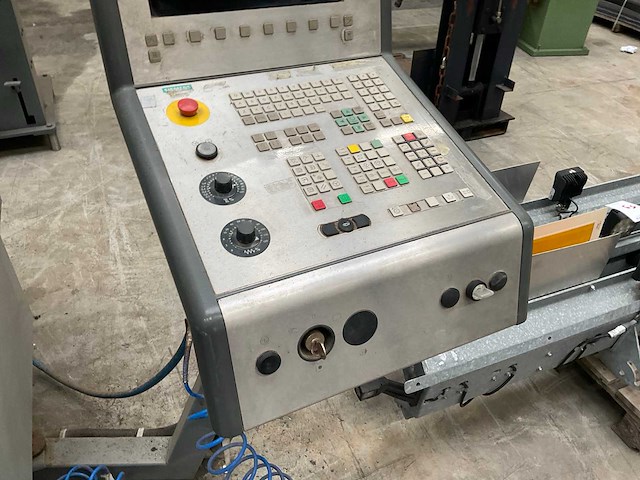 2005 deckel maho 35m verticale cnc -bewerkingscentrum - afbeelding 12 van  14